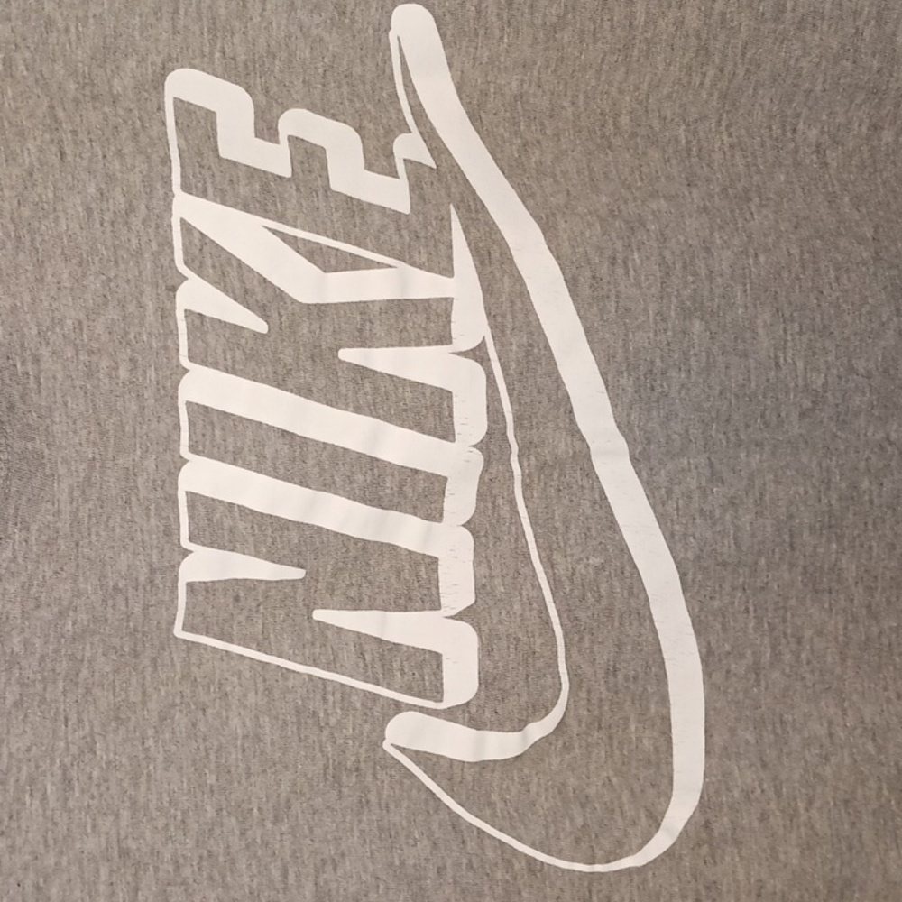 Nike tee - Picture 2 of 3